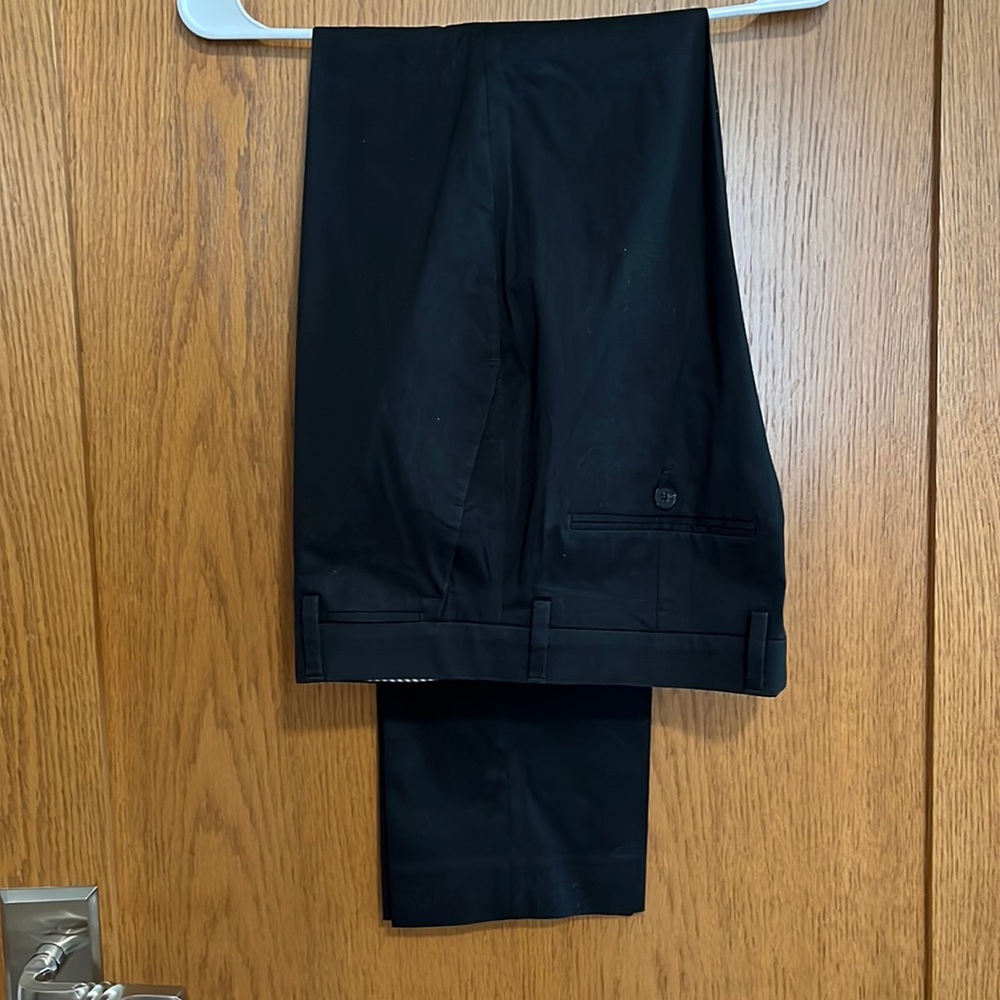Mens Express black dress pants. 28 x 32 easy care, slim fit.